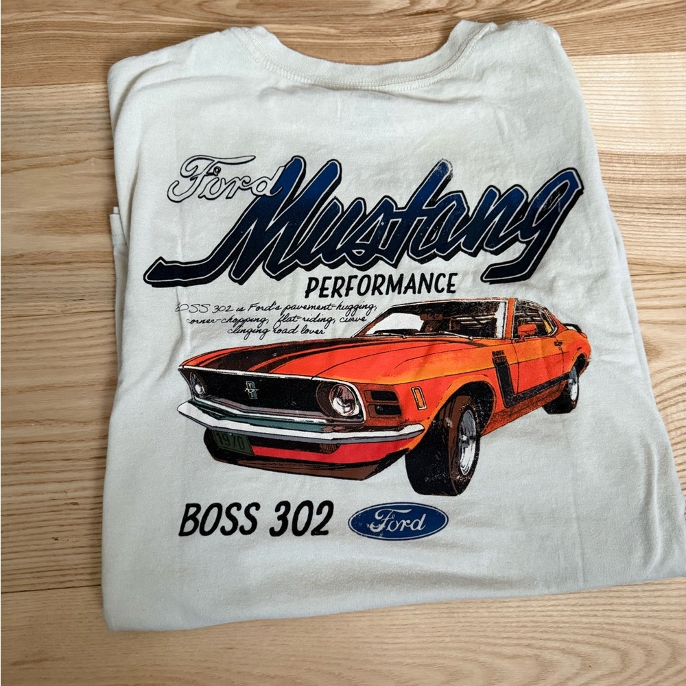 Ford Mustang Boss 302 Performance T-Shirt Beige Size L Licensed Graphic Tee